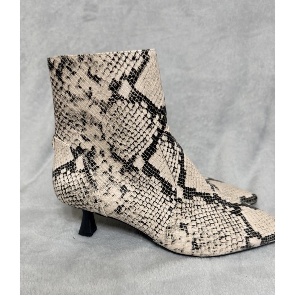 Michael Kors NEW Boots Bootie Snake Print Ankle Boots Kitten Heel SZ 9.5 Black - Picture 4 of 11